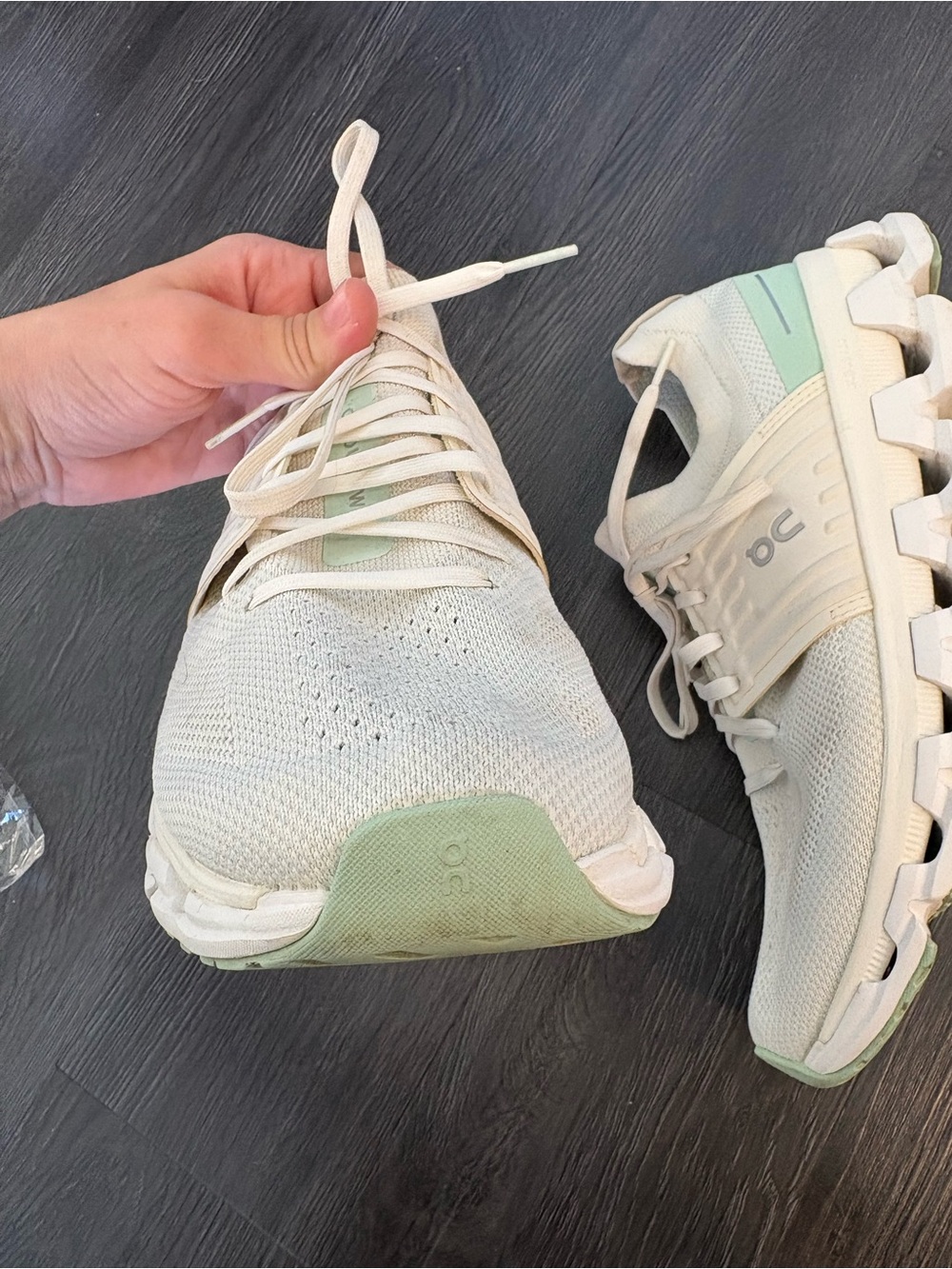 On Running Cloud Running Shoe in White with Mint Accents women’s 10.5 - Picture 6 of 15